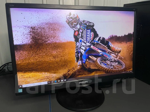 Philips. 21.5" ����