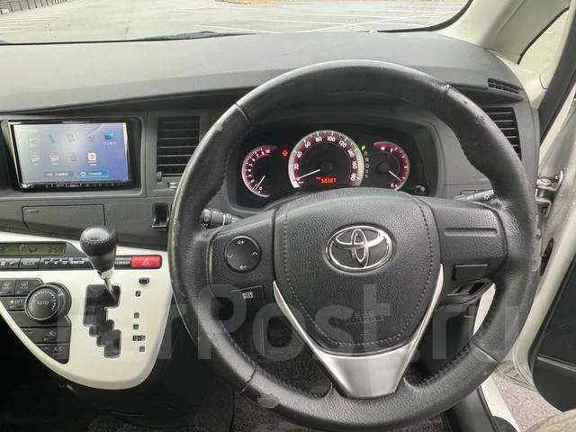 Toyota Isis. �������, ��������, 1.8 (140��.�.), ������, �/�. ��� ����� �� ������������ ����