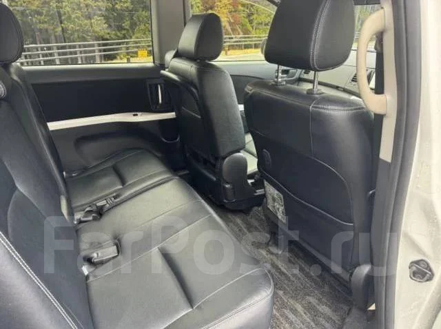Toyota Isis. �������, ��������, 1.8 (140��.�.), ������, �/�. ��� ����� �� ������������ ����