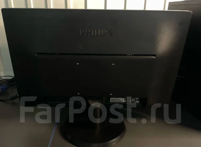 Philips. 21.5" ����