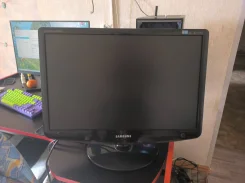 Samsung. 22", ���������� �� (LCD, LED, QLED) ����