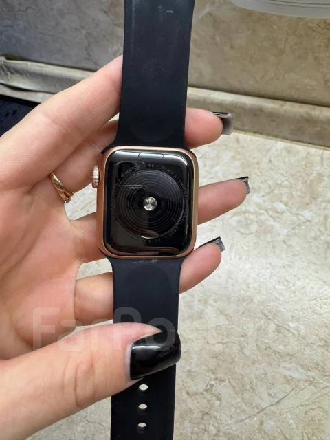 Apple Watch SE. GPS, NFC ����