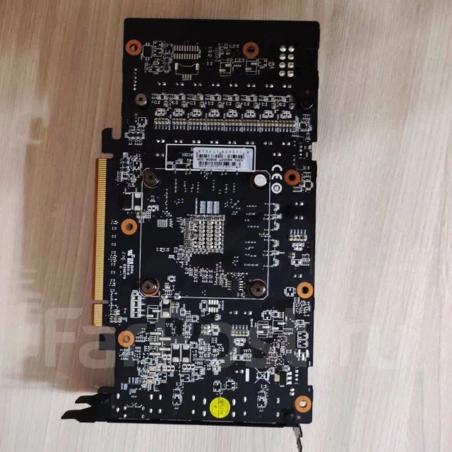 Radeon RX 6600 ����