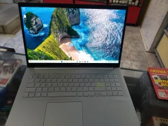 Asus VivoBook. 15.6", 2,2����, ��� 8 ��, ���� 500���, WiFi: 1, Bluetooth: 1, ����������� �� 12��. ����