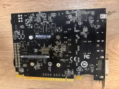 Radeon RX 560 ����