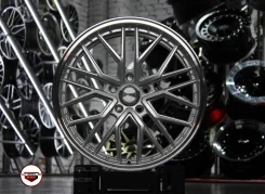 Vossen. 8.5x18", 5x114.3, ET35, �� 73,1���. ����