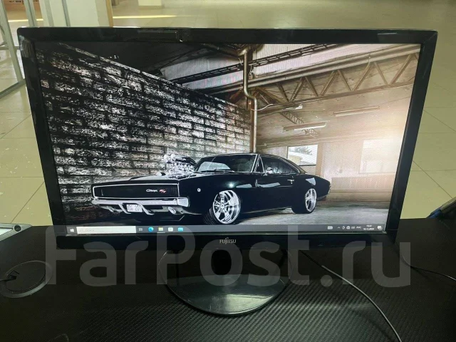 Fujitsu. 20" ����
