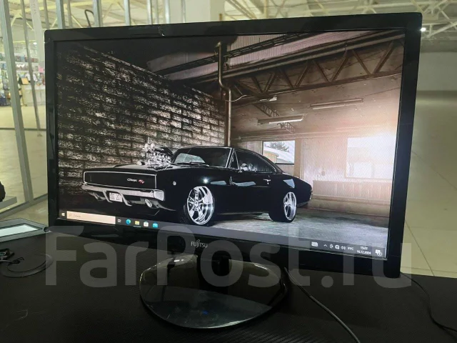Fujitsu. 20" ����