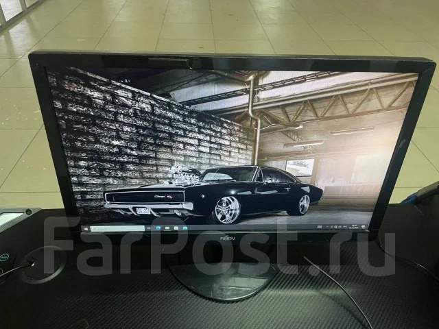 Fujitsu. 20" ����