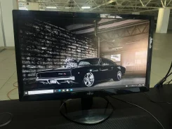 Fujitsu. 20" ����