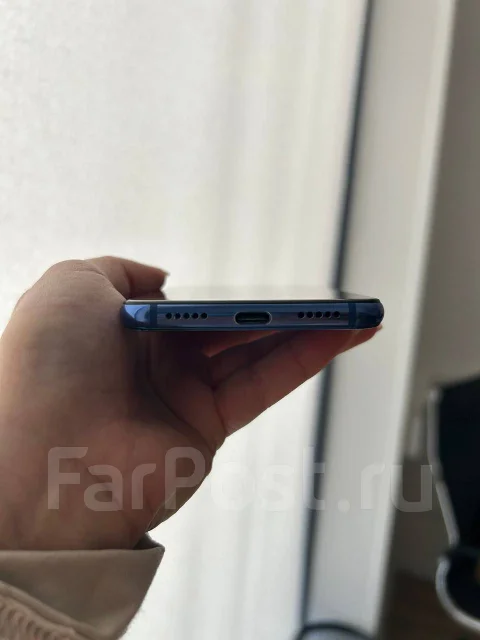 Xiaomi Mi9 SE. �/�, 128 ��, �����, 4G LTE, Dual-SIM, NFC ����