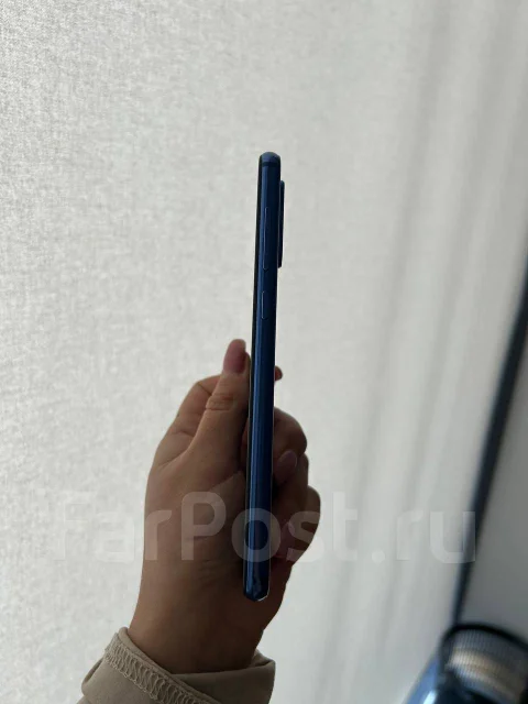 Xiaomi Mi9 SE. �/�, 128 ��, �����, 4G LTE, Dual-SIM, NFC ����