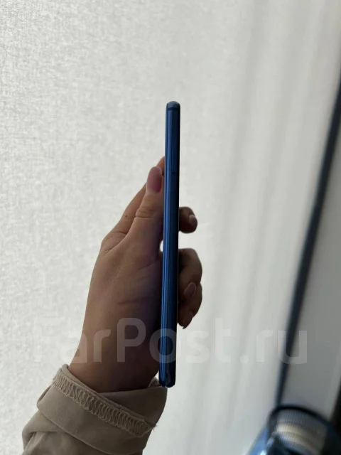 Xiaomi Mi9 SE. �/�, 128 ��, �����, 4G LTE, Dual-SIM, NFC ����
