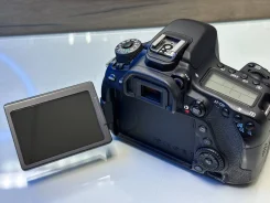 Canon EOS 80D Body ����