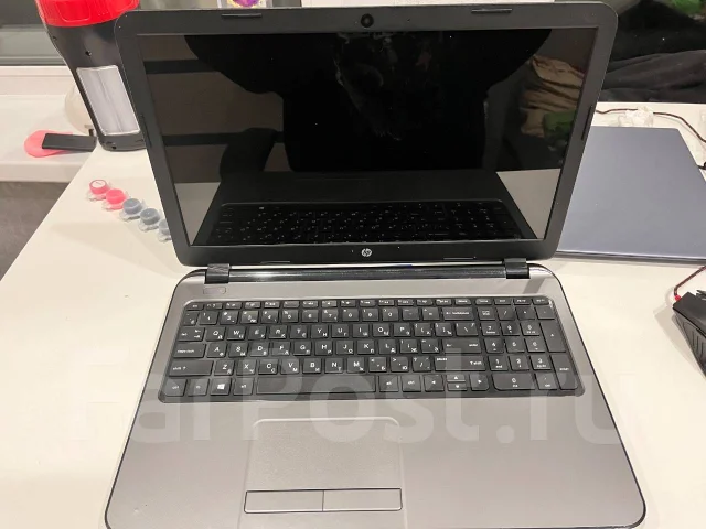 HP. 13", 1,4����, ��� 8 ��, ���� 120���, WiFi: 1, Bluetooth: 1, ����������� �� 1��. ����