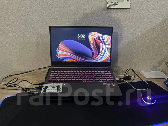 Maibenben. 15.6", 4,4����, ��� 16 ��, ���� 512���, WiFi: 1, Bluetooth: 1, ����������� �� 8��. ����