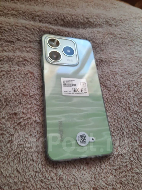 Realme C63 ����