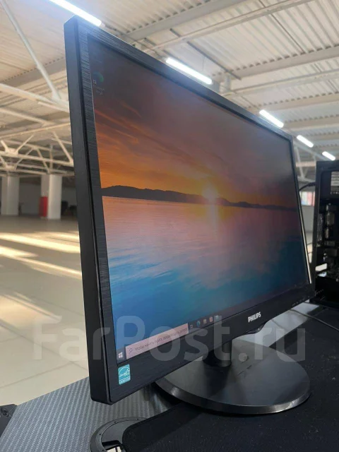 Philips. 22" ����