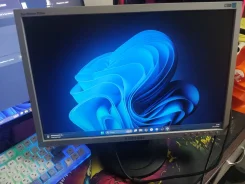 Samsung. 19", ���������� �� (LCD, LED, QLED) ����