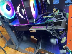 Radeon RX 5700 XT ����