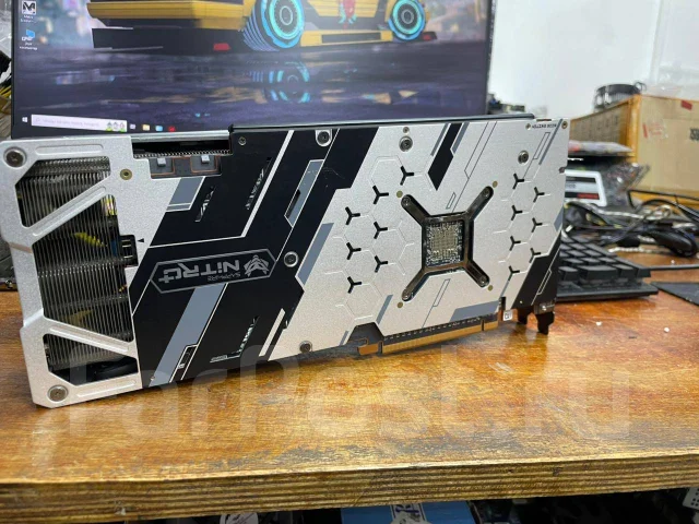 Radeon RX 5700 XT ����