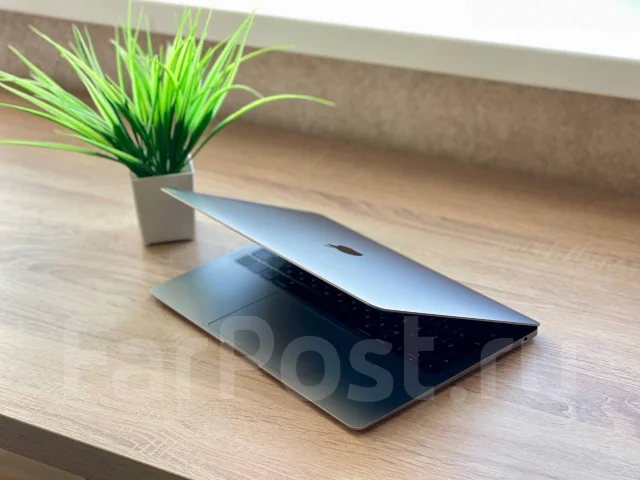 Apple MacBook Air 13 2019. 13.3", ��� 8 ��, ���� 256���, WiFi: 1, Bluetooth: 1, ����������� �� 5��. ����