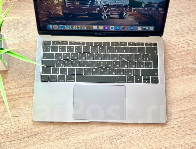 Apple MacBook Air 13 2019. 13.3", ��� 8 ��, ���� 256���, WiFi: 1, Bluetooth: 1, ����������� �� 5��. ����