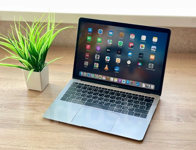 Apple MacBook Air 13 2019. 13.3", ��� 8 ��, ���� 256���, WiFi: 1, Bluetooth: 1, ����������� �� 5��. ����