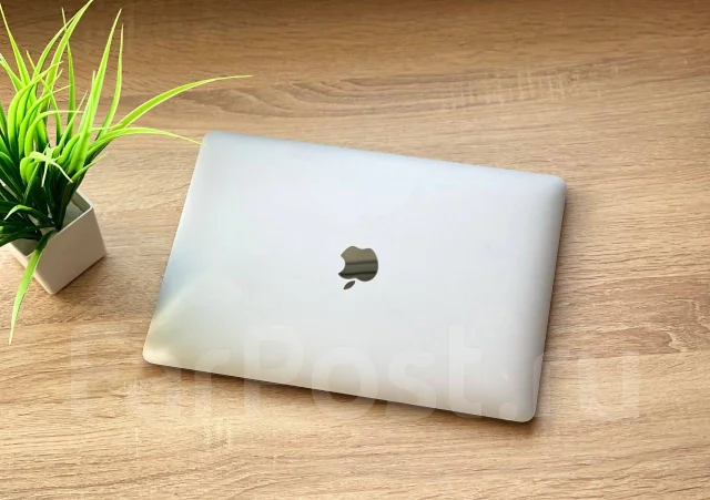 Apple MacBook Air 13 2019. 13.3", ��� 8 ��, ���� 256���, WiFi: 1, Bluetooth: 1, ����������� �� 5��. ����