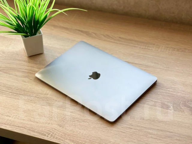 Apple MacBook Air 13 2019. 13.3", ��� 8 ��, ���� 256���, WiFi: 1, Bluetooth: 1, ����������� �� 5��. ����