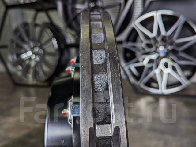   Brembo Toyota Land Cruiser 200 / Lexus LX570 