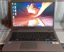 Samsung 535U4C-S03. 14", 2,1����, ��� 4 ��, ���� 500���, WiFi: 1, Bluetooth: 1, ����������� �� 2��. ����
