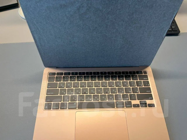 Apple MacBook Air 13 2020. ��� 256 �� � ������ ����
