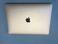 Apple MacBook Air 13 2020. ��� 256 �� � ������ ����