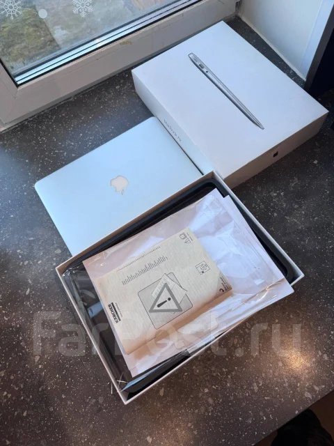 Apple MacBook Air 13 2017 Mid MQD32. 13.3", 1,8����, ��� 8 ��, ���� 128���, WiFi: 1 ����