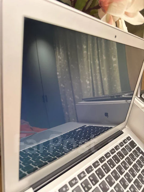Apple MacBook Air 13 2017 Mid MQD32. 13.3", 1,8����, ��� 8 ��, ���� 128���, WiFi: 1 ����