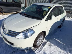 Nissan Tiida Latio. SC11, HR15 ����