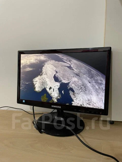 Samsung. 18.5", ���������� �� (LCD, LED, QLED) ����