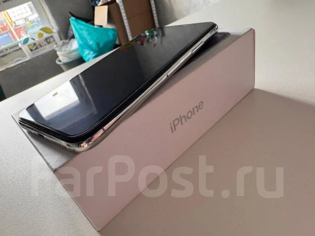 Apple iPhone X. �/�, 64 ��, �����, 4G LTE ����