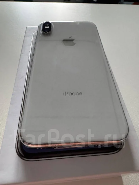 Apple iPhone X. �/�, 64 ��, �����, 4G LTE ����