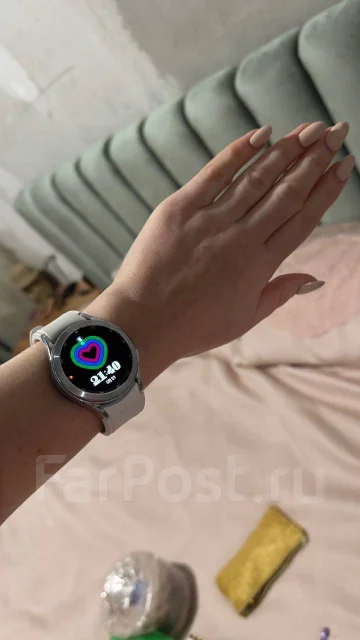 Samsung Galaxy Watch4 Classic. GPS, NFC, IP68 ����