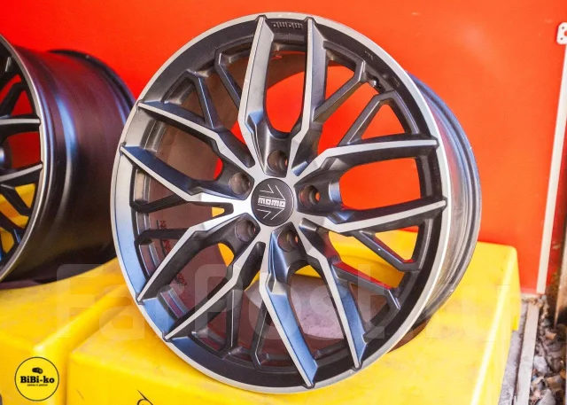 MOMO. 8.5/9.5x19", 5x120, ET34/40, �� 72,6���. ����