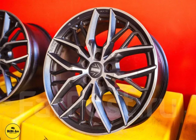 MOMO. 8.5/9.5x19", 5x120, ET34/40, �� 72,6���. ����