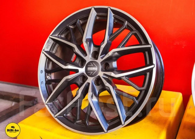 MOMO. 8.5/9.5x19", 5x120, ET34/40, �� 72,6���. ����