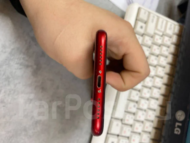 Apple iPhone Xr. �/�, 64 ��, �������, 4G LTE ����