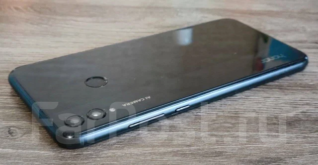 Honor 8X. �/�, 64 ��, ������, 3G, 4G LTE, Dual-SIM, NFC ����