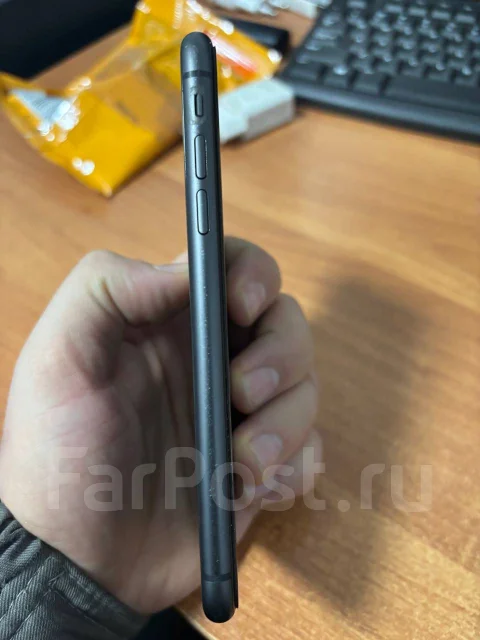 Apple iPhone 11. �/�, 64 ��, ������, 4G LTE ����