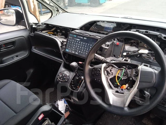 Toyota Noah. ZRR85W ZRR80W, 3ZRFAE ����
