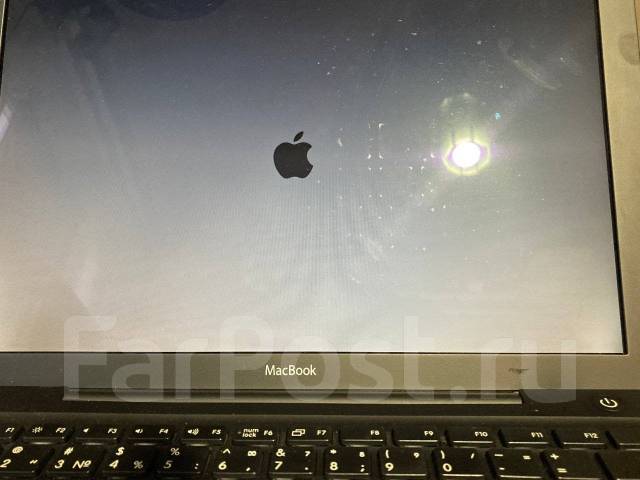 Apple MacBook. 13", 2����, ��� 2048 ��, ���� 500���, WiFi: 1, Bluetooth: 1, ����������� �� 4��. ����
