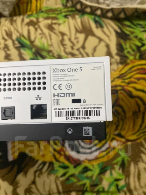 Microsoft Xbox One S ����